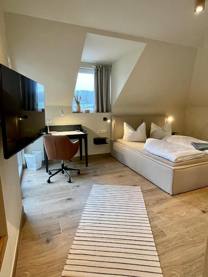 Hotel-Bistro-Europa Merchweiler ภายนอก รูปภาพ