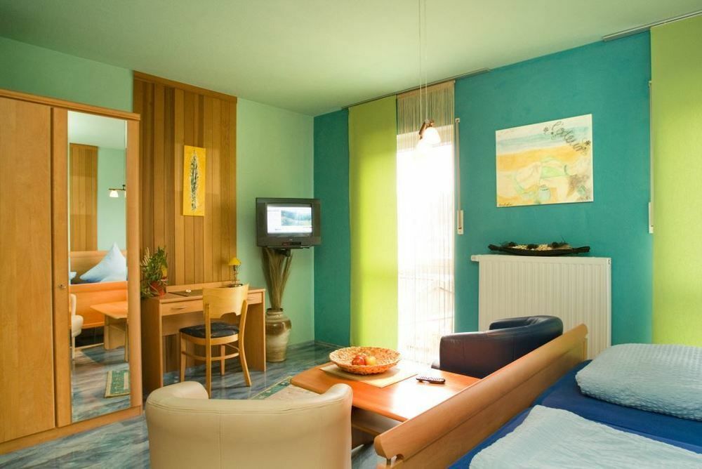 Hotel-Bistro-Europa Merchweiler ภายนอก รูปภาพ